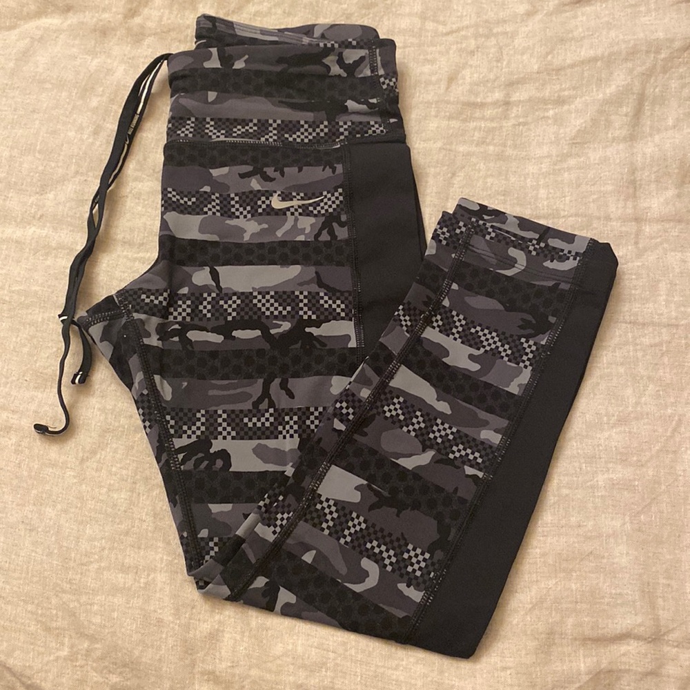 Black, size small, Nike running pants